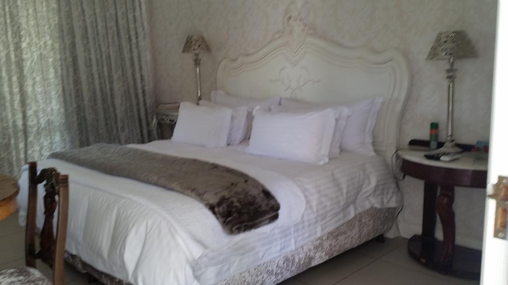 La Riviera Boutique Guesthouse & Spa Aliwal North Bilik gambar